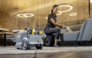 Aspirator cu spalare prin injectie-extractie profesional Karcher Puzzi 10/1 | Travandi.ro