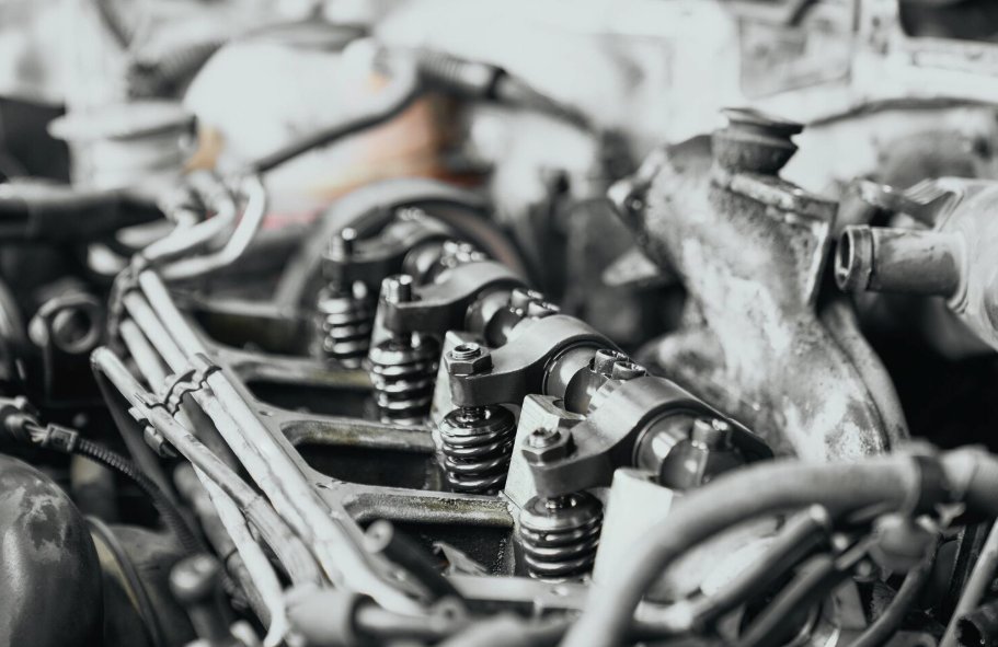 De ce se afumă bujia la motocultor? Diagnostic corect
