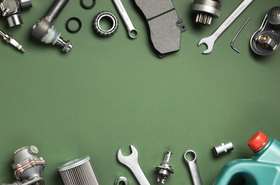 De ce se udă bujia la motocoasă? Explicații și soluții | Travandi.ro