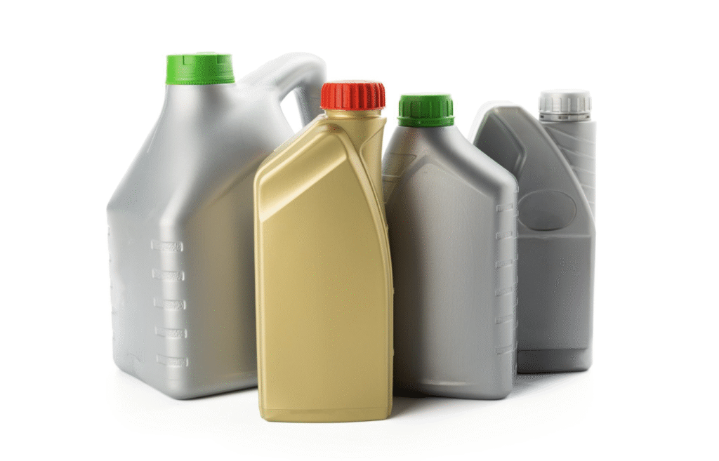 Cât ulei intră în mașina de tuns iarba? | Travandi.ro