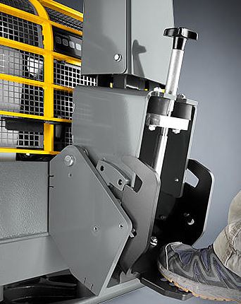 Placa compactoare reversibila Wacker Neuson DPU80Lem770, diesel, racire cu apa, greutate 771 kg, forta de impact 80 kN, pornire electrica | Travandi.ro