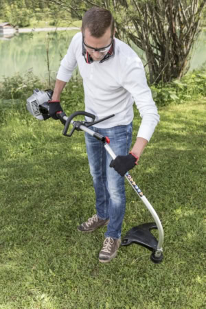 motocoasa AL-KO BC 223 L-S, latime de lucru 41cm, motor 2T, capacitate cilindrica 32cc, putere 0.9kW 3 motocoasa AL-KO BC 223 L-S, latime de lucru 41cm, motor 2T, capacitate cilindrica 32cc, putere 0.9kW | Travandi.ro