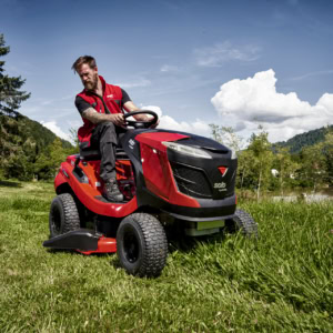 Tractoras tuns gazon, lățime de tăiere 110cm, transmisie hidrostatica SOLO by AL-KO T18-111.4 HDS-A V2 Comfort PRO 12 Tractoras tuns gazon, lățime de tăiere 110cm, transmisie hidrostatica SOLO by AL-KO T18-111.4 HDS-A V2 Comfort PRO | Travandi.ro
