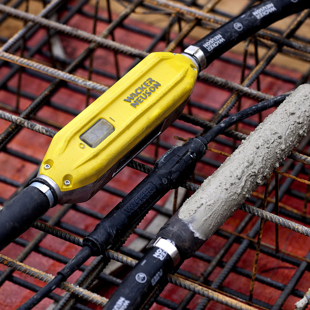 Vibrator de beton cu convertizor integrat Wacker Neuson IRFU 38/230, cap vibrant 38 mm, arbore flexibil 5 m, frecventa 200 Hz 2 Vibrator de beton cu convertizor integrat Wacker Neuson IRFU 38/230, cap vibrant 38 mm, arbore flexibil 5 m, frecventa 200 Hz - Image 2