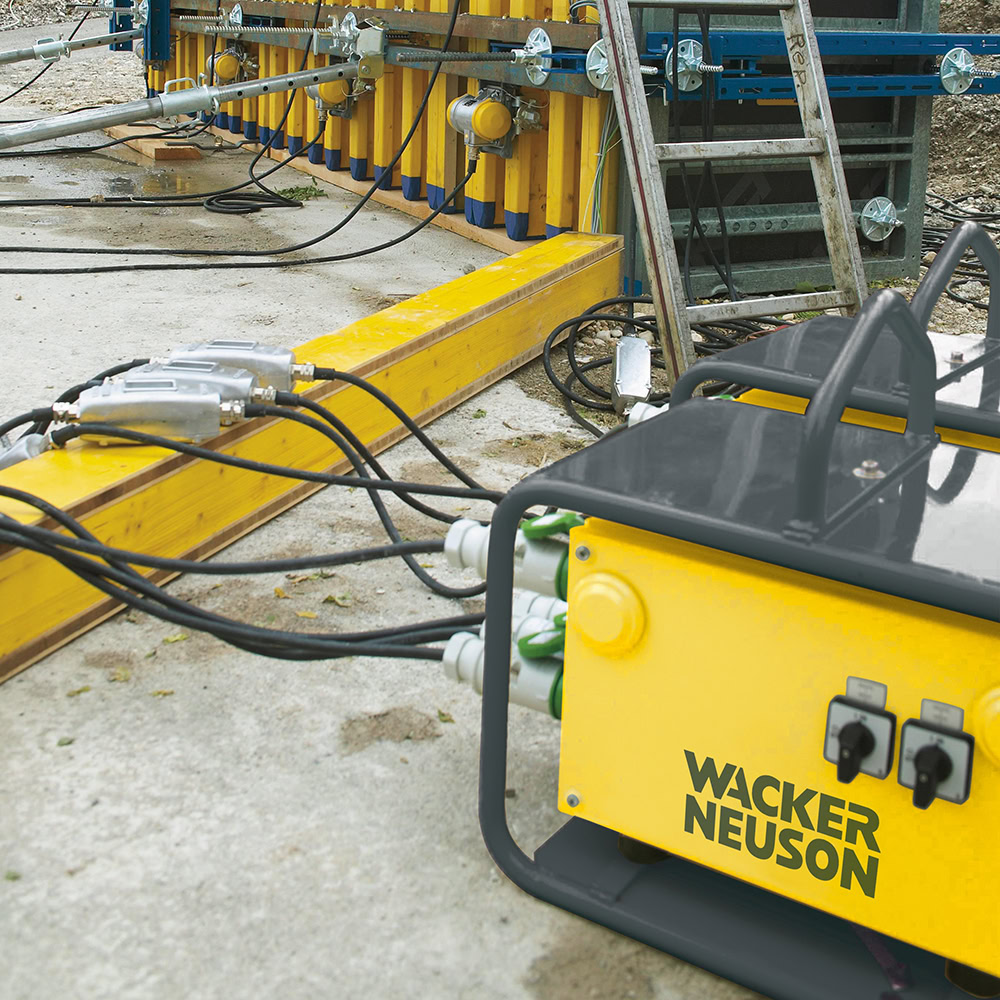 Convertizor de frecventa Wacker Neuson FUE-M/S 75A 6CEE-32A, curent de iesire de 75 A, tensiune iesire 42 V, 6 prize 32 A 9 Convertizor de frecventa Wacker Neuson FUE-M/S 75A 6CEE-32A, curent de iesire de 75 A, tensiune iesire 42 V, 6 prize 32 A - Image 9