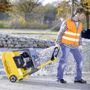 Placa compactoare reversibila Wacker Neuson DPU3750Hets, diesel, pornire electrica, greutate 265 kg, forta de impact 37 kN, Top Speed | Travandi.ro