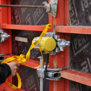 Vibrator extern pentru cofraj Wacker Neuson AR26/6/250, 250 V, 6000 rpm, frecventa 200 Hz, forta centrifuga 3.47 kN | Travandi.ro