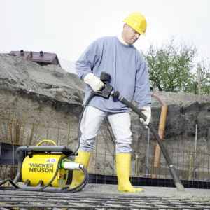 Vibrator de beton compatibil cu convertizor Wacker Neuson IE 58/42/10, cap vibrant 58 mm cu ranforsare metalica, lungime furtun 10 m, frecventa 200 Hz 11 Vibrator de beton compatibil cu convertizor Wacker Neuson IE 58/42/10, cap vibrant 58 mm cu ranforsare metalica, lungime furtun 10 m, frecventa 200 Hz | Travandi.ro