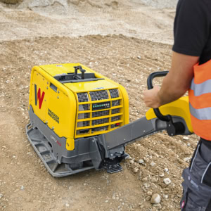 Placa compactoare reversibila Wacker Neuson DPU110 Lem970, diesel, greutate 830 kg, forta de impact 110 kN, pornire electrica | Travandi.ro