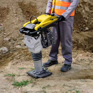 Mai compactor Wacker Neuson BS50-2plus 6", motor 2T, forta de impact 16 kN, greutate 56 kg 17 Mai compactor Wacker Neuson BS50-2plus 6", motor 2T, forta de impact 16 kN, greutate 56 kg | Travandi.ro