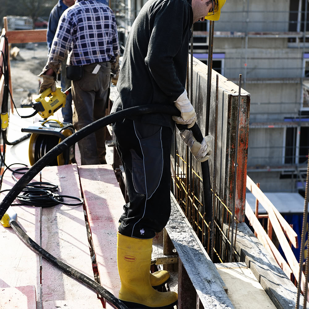 Vibrator de beton cu convertizor integrat Wacker Neuson IRFU 38/230/15, cap vibrant 38 mm, arbore flexibil 15 m, frecventa 200 Hz 4 Vibrator de beton cu convertizor integrat Wacker Neuson IRFU 38/230/15, cap vibrant 38 mm, arbore flexibil 15 m, frecventa 200 Hz - Image 4