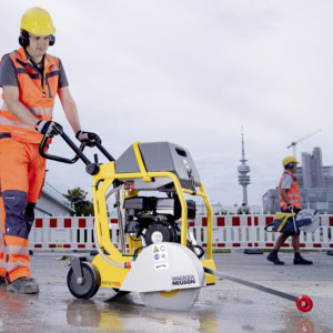 Masina de taiat beton-asfalt Wacker Neuson BFS735, motor termic 4T, 350 mm | Travandi.ro