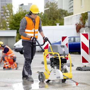 Masina de taiat beton-asfalt Wacker Neuson BFS735, motor termic 4T, 350 mm | Travandi.ro