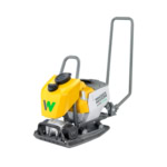 Placa compactoare unidirectionala Wacker Neuson APS1135we, compatibila cu acumulator 51 V, 11 kN, 670 m², rezervor apa 8L