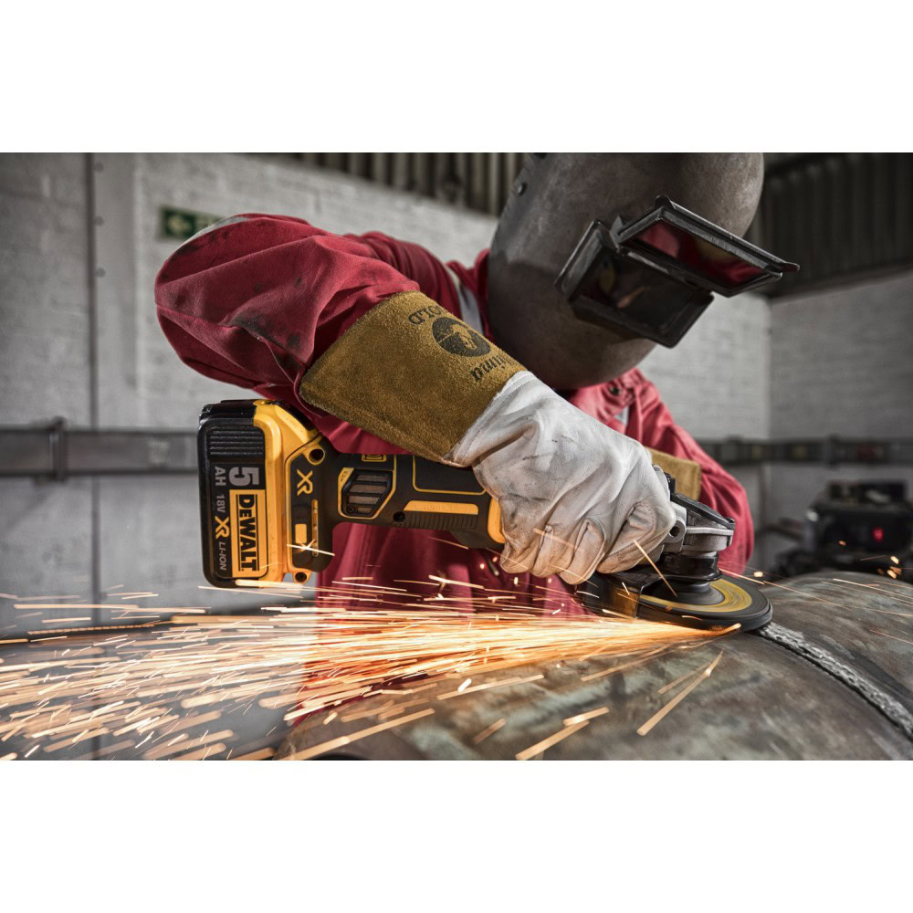 Polizor unghiular DeWalt DCG405P2, 125 mm, 2 acumulatori Li-Ion 18 V/5 Ah, incarcator, valiza de transport 5 Polizor unghiular DeWalt DCG405P2, 125 mm, 2 acumulatori Li-Ion 18 V/5 Ah, incarcator, valiza de transport - Image 5