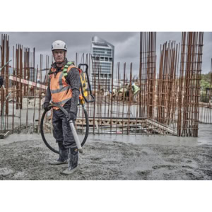Vibrator de beton tip rucsac Powershift DeWalt DCPS310N, compatibil cu acumulator 55.4V, 12000 vpm, furtun maxim 5m | Travandi.ro