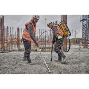 Vibrator de beton tip rucsac Powershift DeWalt DCPS310N, compatibil cu acumulator 55.4V, 12000 vpm, furtun maxim 5m | Travandi.ro