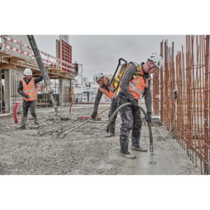 Vibrator de beton tip rucsac Powershift DeWalt DCPS310N, compatibil cu acumulator 55.4V, 12000 vpm, furtun maxim 5m | Travandi.ro
