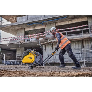 Placa compactoare unidirectionala Powershift DeWalt DCPS7154N, compatibila cu acumulator 55.4V, forta de impact 15 kN, greutate 91 kg 23 Placa compactoare unidirectionala Powershift DeWalt DCPS7154N, compatibila cu acumulator 55.4V, forta de impact 15 kN, greutate 91 kg | Travandi.ro