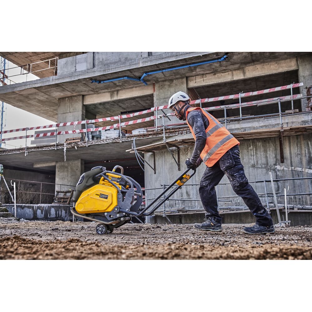 Placa compactoare unidirectionala Powershift DeWalt DCPS7154N, compatibila cu acumulator 55.4V, forta de impact 15 kN, greutate 91 kg 12 Placa compactoare unidirectionala Powershift DeWalt DCPS7154N, compatibila cu acumulator 55.4V, forta de impact 15 kN, greutate 91 kg - Image 12