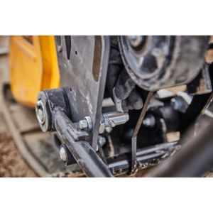 Placa compactoare unidirectionala Powershift DeWalt DCPS7154N, compatibila cu acumulator 55.4V, forta de impact 15 kN, greutate 91 kg 20 Placa compactoare unidirectionala Powershift DeWalt DCPS7154N, compatibila cu acumulator 55.4V, forta de impact 15 kN, greutate 91 kg | Travandi.ro