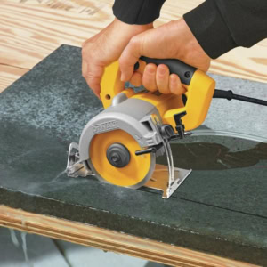 Masina de taiat placi ceramice in mediu umed Dewalt DWC410, 1300 W, diametru disc 110 mm 6 Masina de taiat placi ceramice in mediu umed Dewalt DWC410, 1300 W, diametru disc 110 mm | Travandi.ro