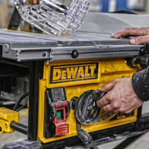 Fierastrau circular de banc DeWalt DWE7492, 250 mm | Travandi.ro