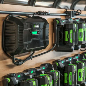 Platforma incarcare Ego PGX3000D, 56 V, 3 porturi, pentru acumulatori Ego ARC Lithium™ 11 Platforma incarcare Ego PGX3000D, 56 V, 3 porturi, pentru acumulatori Ego ARC Lithium™ | Travandi.ro
