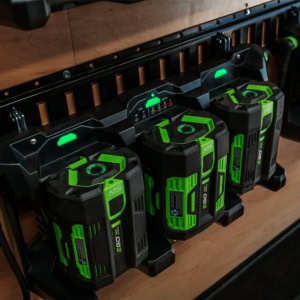 Platforma incarcare Ego PGX3000D, 56 V, 3 porturi, pentru acumulatori Ego ARC Lithium™ 13 Platforma incarcare Ego PGX3000D, 56 V, 3 porturi, pentru acumulatori Ego ARC Lithium™ | Travandi.ro